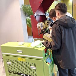 Фотоотчет с весенней выставки Istanbul Jewelry Show 2025: от оборудования до готовых украшений