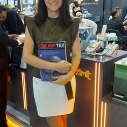 Фотоотчет с осенней выставки Istanbul Jewelry Show 2025: ювелирные изделия и технологии