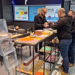 Фотоотчет с весенней выставки Istanbul Jewelry Show 2025: от оборудования до готовых украшений