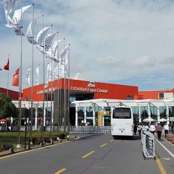 Фотоотчет с осенней выставки Istanbul Jewelry Show 2025: ювелирные изделия и технологии