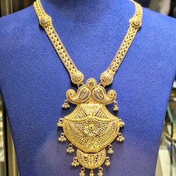 Фотоотчет с весенней выставки Istanbul Jewelry Show 2025: от оборудования до готовых украшений