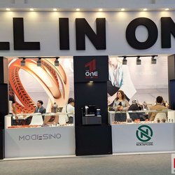 Фотоотчет с весенней выставки Istanbul Jewelry Show 2025: от оборудования до готовых украшений