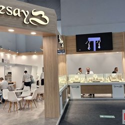 Фотоотчет с весенней выставки Istanbul Jewelry Show 2025: от оборудования до готовых украшений