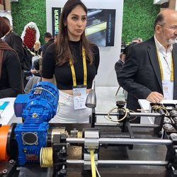 Фотоотчет с весенней выставки Istanbul Jewelry Show 2025: от оборудования до готовых украшений
