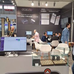 Фотоотчет с весенней выставки Istanbul Jewelry Show 2025: от оборудования до готовых украшений