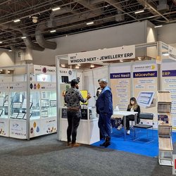 Фотоотчет с весенней выставки Istanbul Jewelry Show 2025: от оборудования до готовых украшений