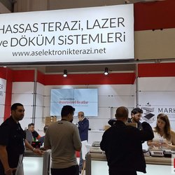Фотоотчет с весенней выставки Istanbul Jewelry Show 2025: от оборудования до готовых украшений