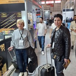 Фотоотчет с весенней выставки Istanbul Jewelry Show 2025: от оборудования до готовых украшений