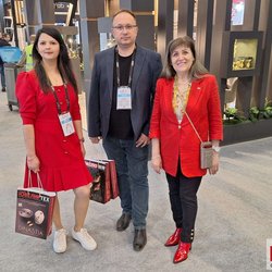 Фотоотчет с весенней выставки Istanbul Jewelry Show 2025: от оборудования до готовых украшений