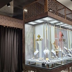 Фотоотчет с весенней выставки Istanbul Jewelry Show 2025: от оборудования до готовых украшений