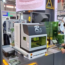 Фотоотчет с весенней выставки Istanbul Jewelry Show 2025: от оборудования до готовых украшений