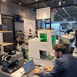 Фотоотчет с осенней выставки Istanbul Jewelry Show 2025: ювелирные изделия и технологии