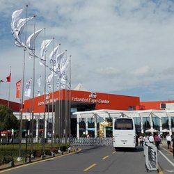 Фотоотчет с осенней выставки Istanbul Jewelry Show 2025: ювелирные изделия и технологии