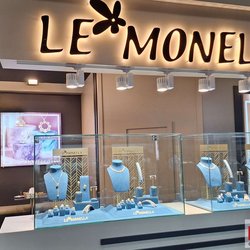 Фотоотчет с весенней выставки Istanbul Jewelry Show 2025: от оборудования до готовых украшений
