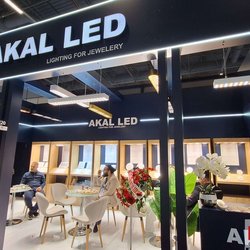 Фотоотчет с весенней выставки Istanbul Jewelry Show 2025: от оборудования до готовых украшений