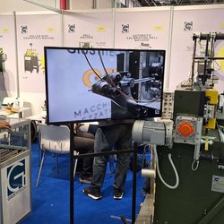Фотоотчет с весенней выставки Istanbul Jewelry Show 2025: от оборудования до готовых украшений