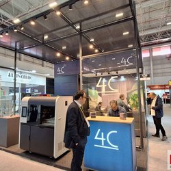 Фотоотчет с весенней выставки Istanbul Jewelry Show 2025: от оборудования до готовых украшений