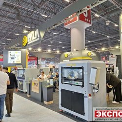 Фотоотчет с осенней выставки Istanbul Jewelry Show 2025: ювелирные изделия и технологии
