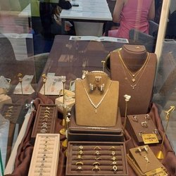 Фотоотчет с осенней выставки Istanbul Jewelry Show 2025: ювелирные изделия и технологии