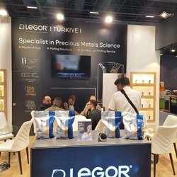 Фотоотчет с осенней выставки Istanbul Jewelry Show 2025: ювелирные изделия и технологии