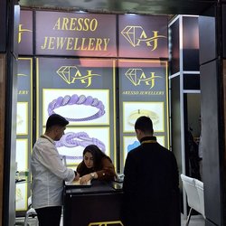 Фотоотчет с весенней выставки Istanbul Jewelry Show 2025: от оборудования до готовых украшений