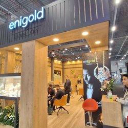 Фотоотчет с весенней выставки Istanbul Jewelry Show 2025: от оборудования до готовых украшений