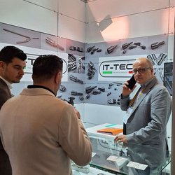 Фотоотчет с весенней выставки Istanbul Jewelry Show 2025: от оборудования до готовых украшений