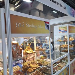 Фотоотчет с осенней выставки Istanbul Jewelry Show 2025: ювелирные изделия и технологии