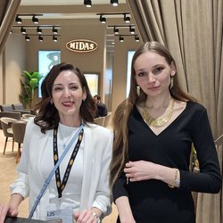 Фотоотчет с весенней выставки Istanbul Jewelry Show 2025: от оборудования до готовых украшений