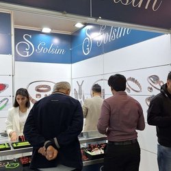 Фотоотчет с весенней выставки Istanbul Jewelry Show 2025: от оборудования до готовых украшений