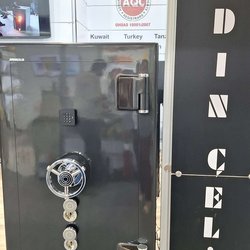 Фотоотчет с весенней выставки Istanbul Jewelry Show 2025: от оборудования до готовых украшений