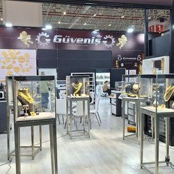 Фотоотчет с весенней выставки Istanbul Jewelry Show 2025: от оборудования до готовых украшений