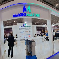 Фотоотчет с весенней выставки Istanbul Jewelry Show 2025: от оборудования до готовых украшений