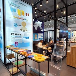 Фотоотчет с весенней выставки Istanbul Jewelry Show 2025: от оборудования до готовых украшений