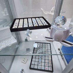 Фотоотчет с весенней выставки Istanbul Jewelry Show 2025: от оборудования до готовых украшений