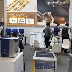Фотоотчет с весенней выставки Istanbul Jewelry Show 2025: от оборудования до готовых украшений