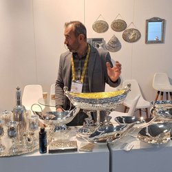 Фотоотчет с весенней выставки Istanbul Jewelry Show 2025: от оборудования до готовых украшений