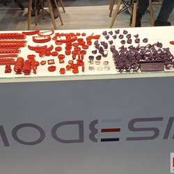 Фотоотчет с весенней выставки Istanbul Jewelry Show 2025: от оборудования до готовых украшений
