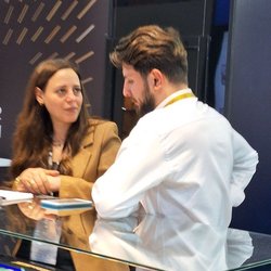 Фотоотчет с весенней выставки Istanbul Jewelry Show 2025: от оборудования до готовых украшений