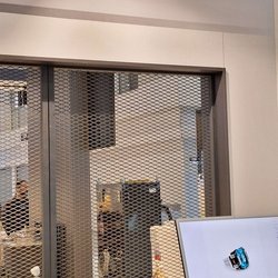 Фотоотчет с весенней выставки Istanbul Jewelry Show 2025: от оборудования до готовых украшений