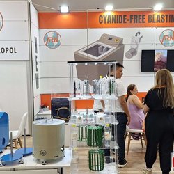 Фотоотчет с весенней выставки Istanbul Jewelry Show 2025: от оборудования до готовых украшений