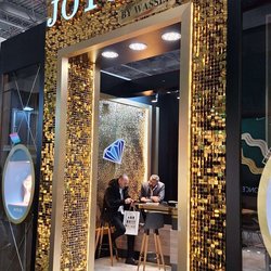 Фотоотчет с весенней выставки Istanbul Jewelry Show 2025: от оборудования до готовых украшений