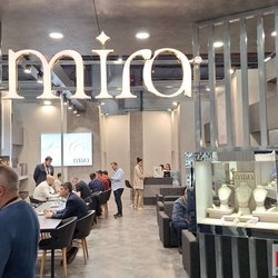 Фотоотчет с весенней выставки Istanbul Jewelry Show 2025: от оборудования до готовых украшений