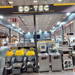 Фотоотчет с весенней выставки Istanbul Jewelry Show 2025: от оборудования до готовых украшений