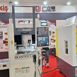 Фотоотчет с весенней выставки Istanbul Jewelry Show 2025: от оборудования до готовых украшений