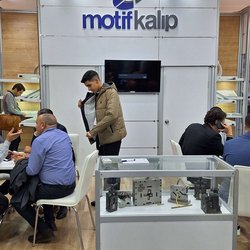 Фотоотчет с весенней выставки Istanbul Jewelry Show 2025: от оборудования до готовых украшений