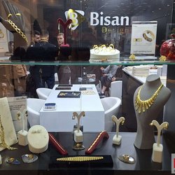 Фотоотчет с весенней выставки Istanbul Jewelry Show 2025: от оборудования до готовых украшений