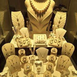 Фотоотчет с осенней выставки Istanbul Jewelry Show 2025: ювелирные изделия и технологии