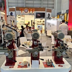 Фотоотчет с весенней выставки Istanbul Jewelry Show 2025: от оборудования до готовых украшений