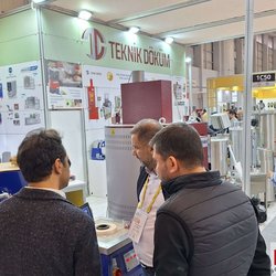 Фотоотчет с весенней выставки Istanbul Jewelry Show 2025: от оборудования до готовых украшений